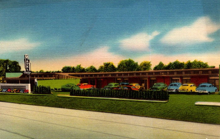 Drake Motel (Dunes Motel) - Vintage Postcard